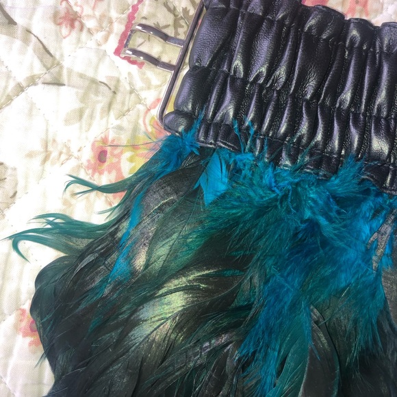 Feather 2-piece Set - Picture 3 of 4